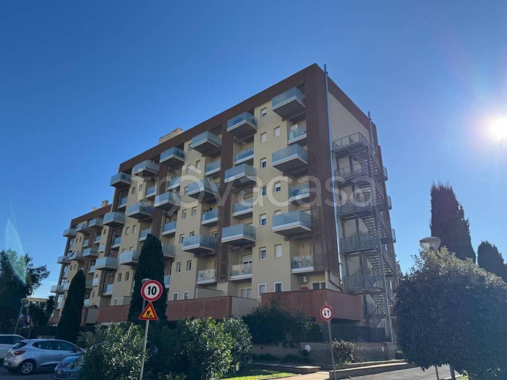appartamento in vendita a Roma in zona Ostia