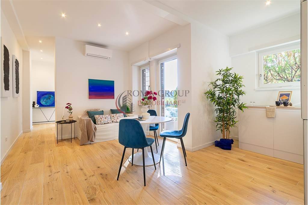 appartamento in vendita a Roma in zona Tomba di Nerone