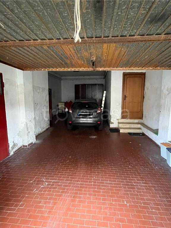 locale di sgombero in vendita a Roma in zona Selva Candida