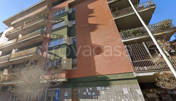 appartamento in vendita a Roma in zona Axa