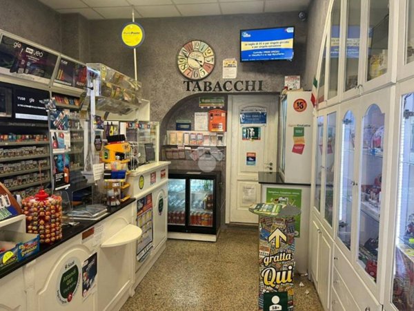 negozio in vendita a Roma in zona Esquilino