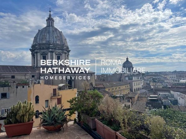 appartamento in vendita a Roma in zona Parione/Sant'Eustachio