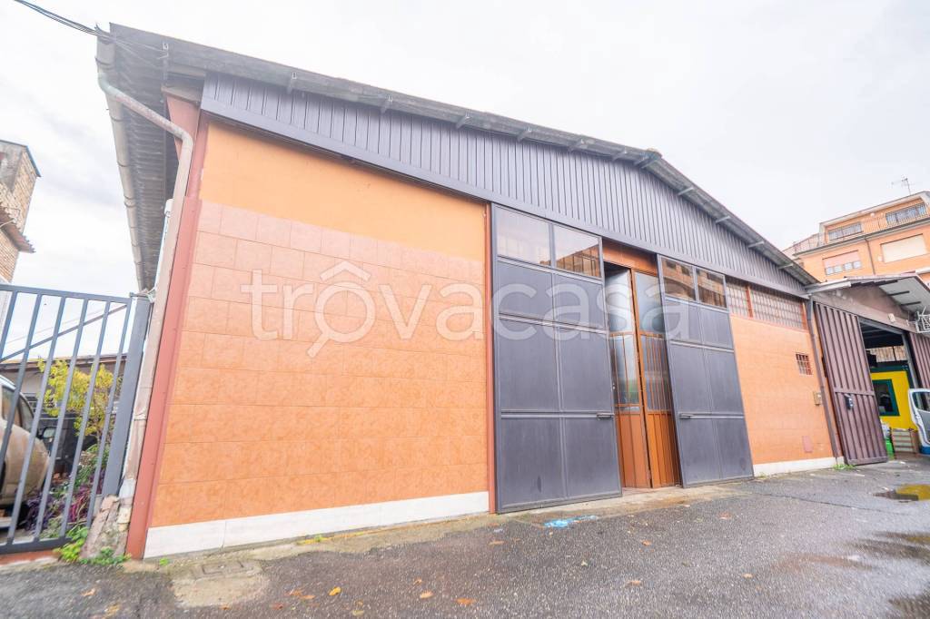 appartamento in vendita a Roma in zona Case Rosse