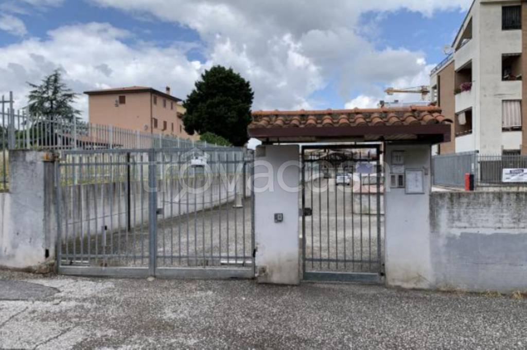 appartamento in vendita a Roma in zona Castelverde