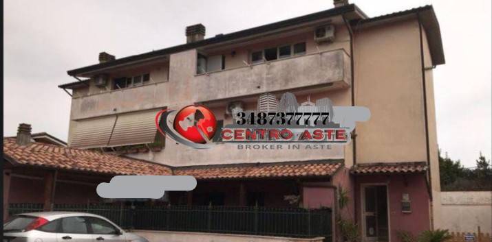 appartamento in vendita a Roma in zona Colle dei Pini