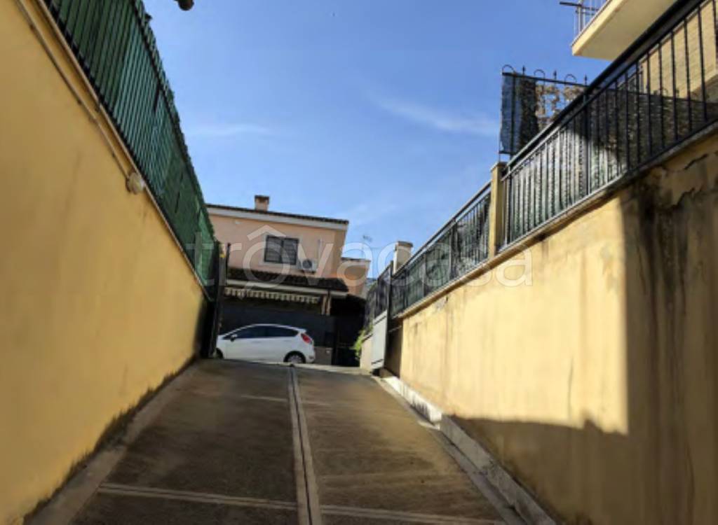 locale commerciale in vendita a Roma in zona Pietralata