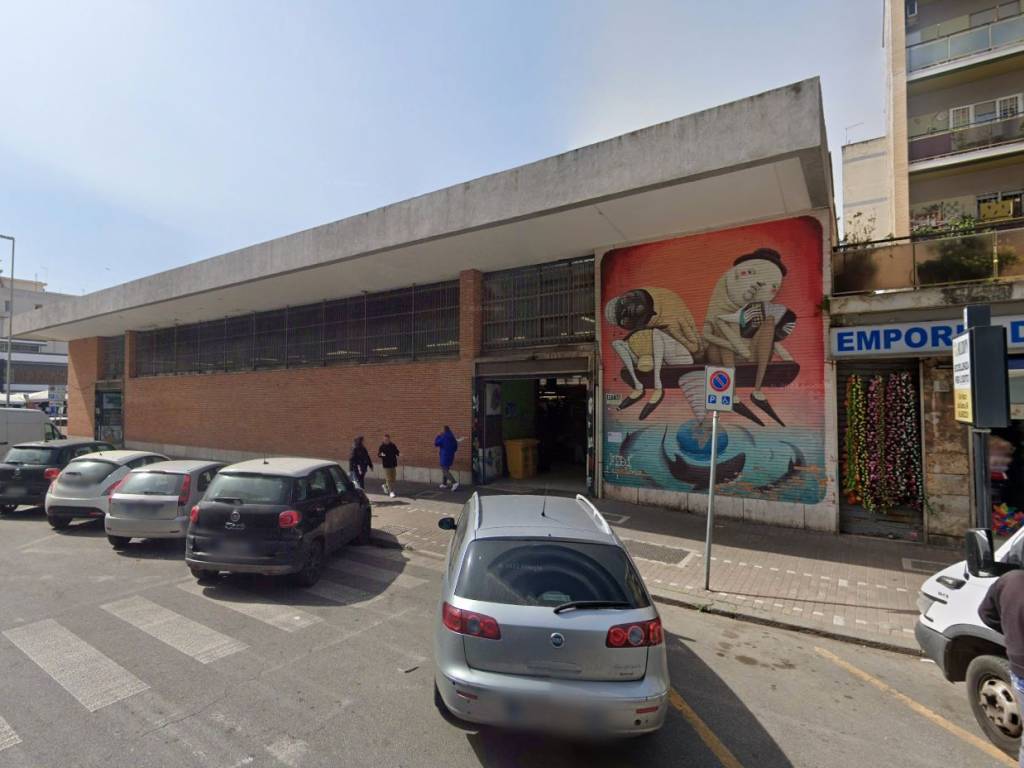 negozio in vendita a Roma in zona Ostia