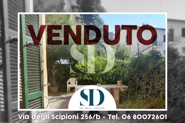 appartamento in vendita a Roma in zona Appio Pignatelli