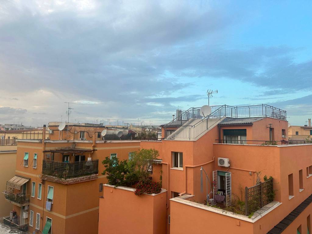 appartamento in vendita a Roma in zona Gianicolense