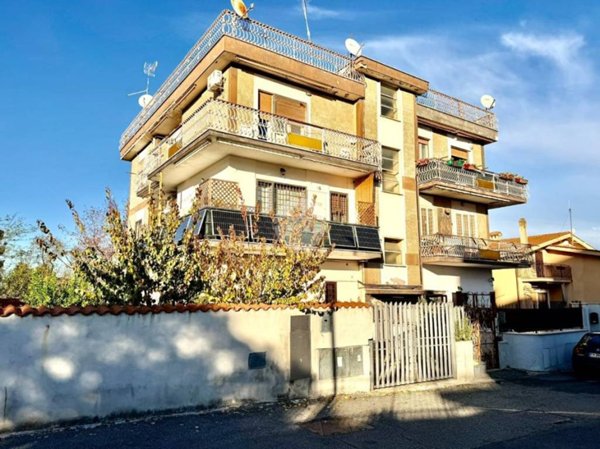 appartamento in vendita a Roma in zona Ponte di Nona