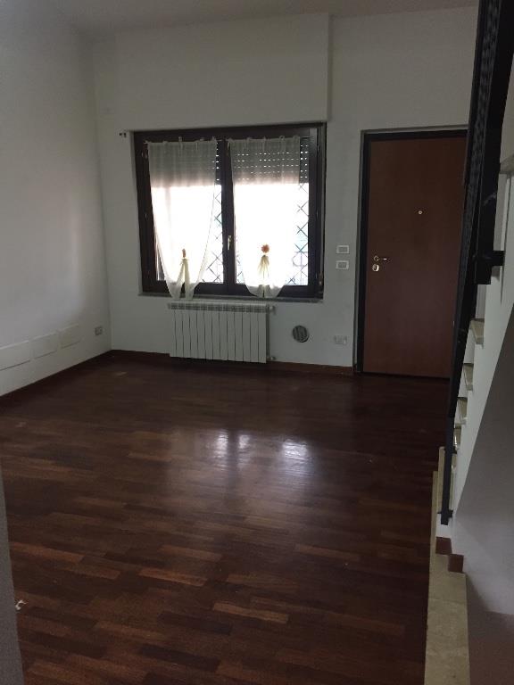 casa indipendente in vendita a Roma in zona Lunghezza