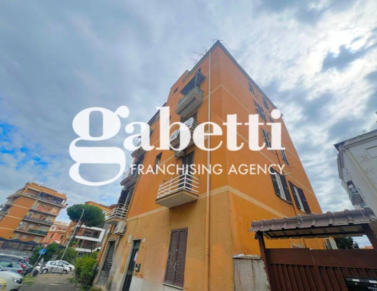 appartamento in vendita a Roma in zona Prenestino-Centocelle