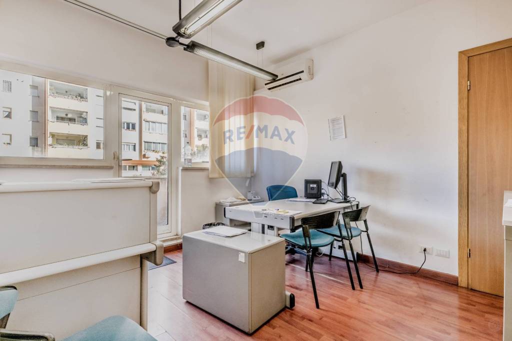 ufficio in vendita a Roma in zona Salario