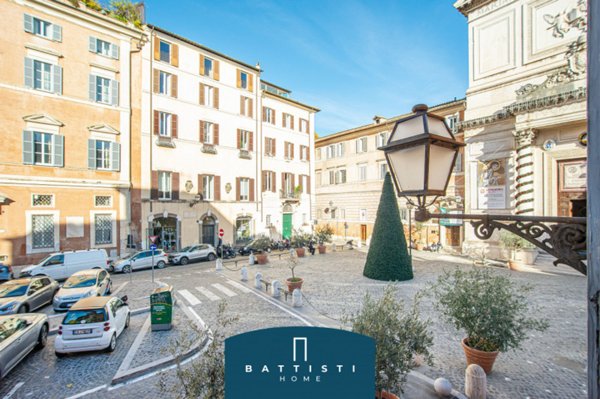 appartamento in vendita a Roma in zona Rione di Ponte