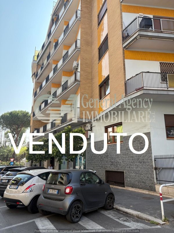 appartamento in vendita a Roma in zona Ardeatino