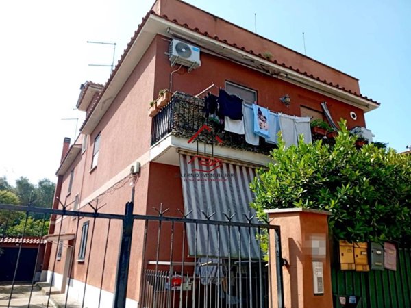appartamento in vendita a Roma in zona Longarina