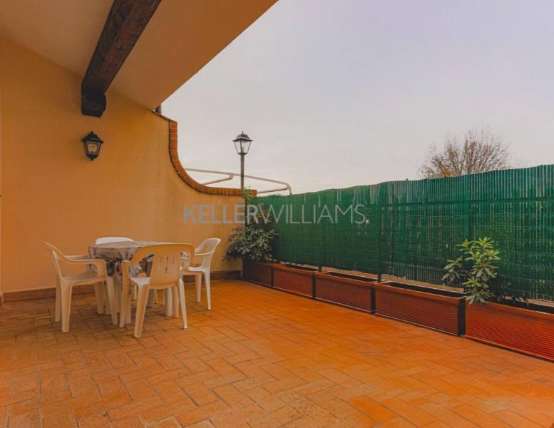 casa indipendente in vendita a Roma in zona Valle Santa