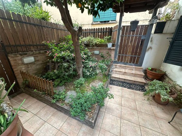 appartamento in vendita a Roma in zona Appio Pignatelli