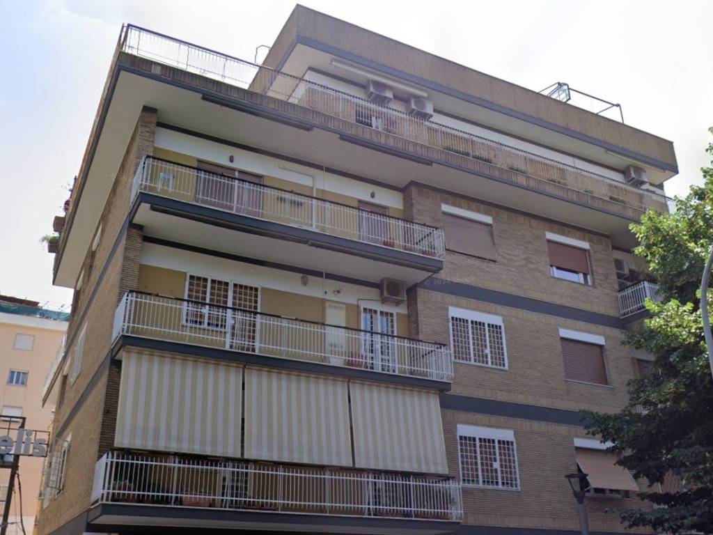 appartamento in vendita a Roma in zona Gianicolense
