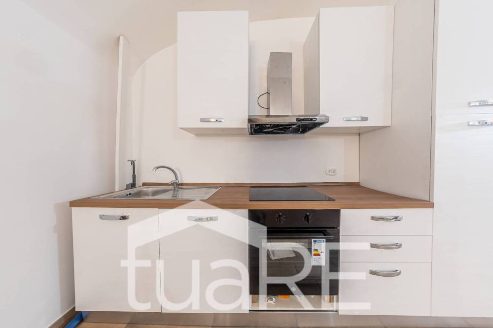 negozio in vendita a Roma in zona Appio Latino