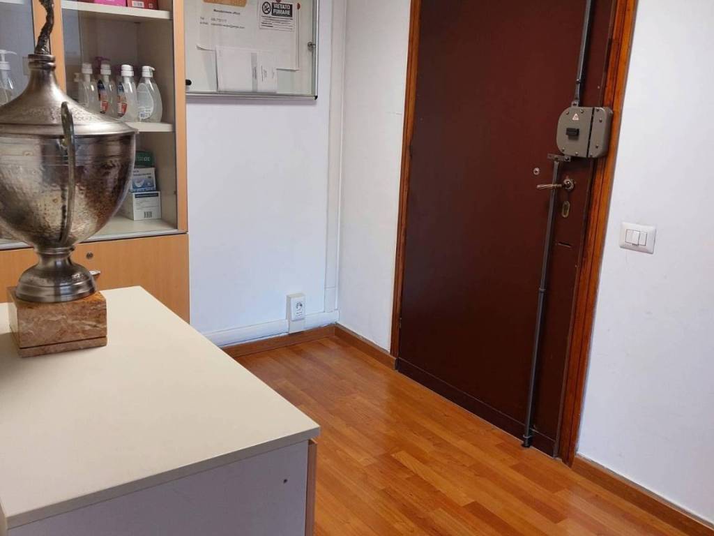 ufficio in vendita a Roma in zona Giuliano Dalmata