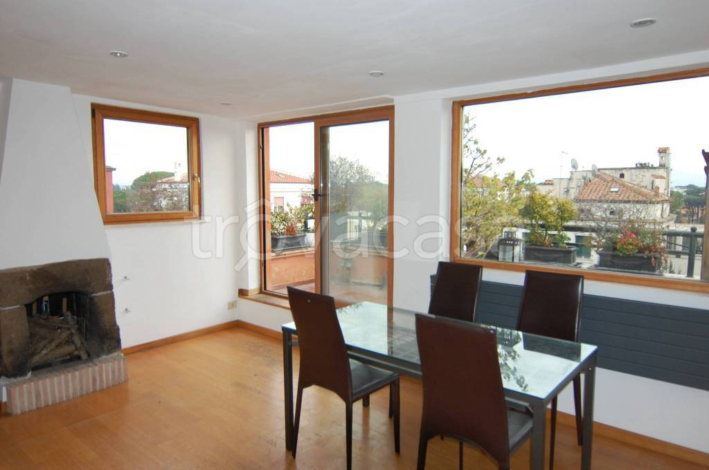 appartamento in vendita a Roma in zona San Saba - Ripa