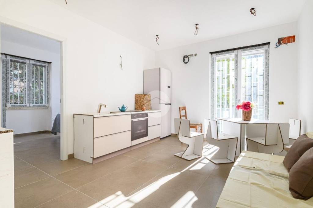 appartamento in vendita a Roma in zona Ostiense