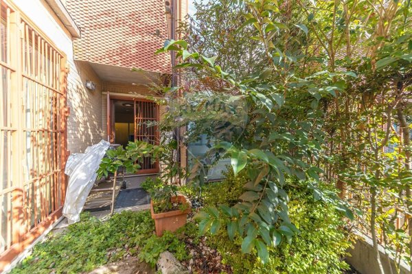 ufficio in vendita a Roma in zona Torrevecchia