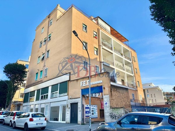 appartamento in vendita a Roma in zona Appio Latino