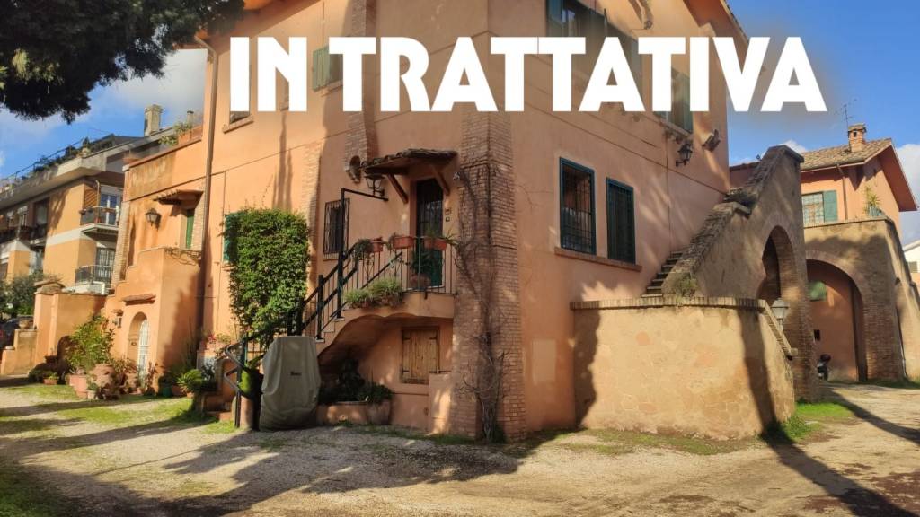 appartamento in vendita a Roma in zona Appio Pignatelli