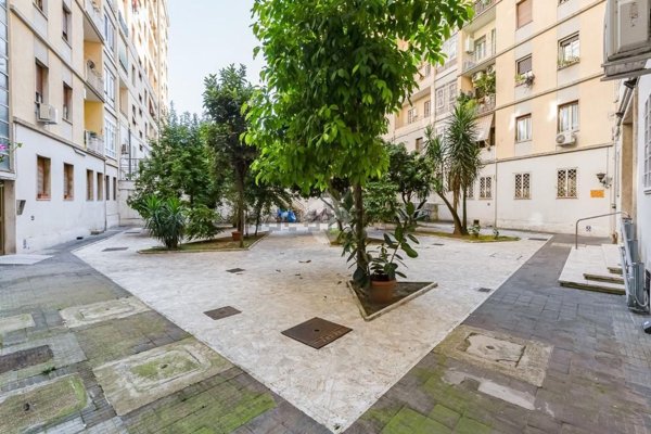 appartamento in vendita a Roma in zona San Saba - Ripa