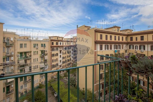 appartamento in vendita a Roma in zona Appio Latino