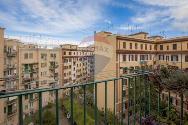 appartamento in vendita a Roma in zona Tuscolano