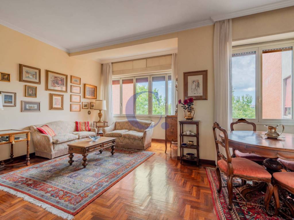 appartamento in vendita a Roma in zona Ostiense