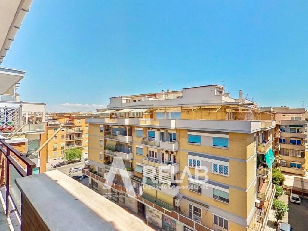 appartamento in vendita a Roma in zona Ostia