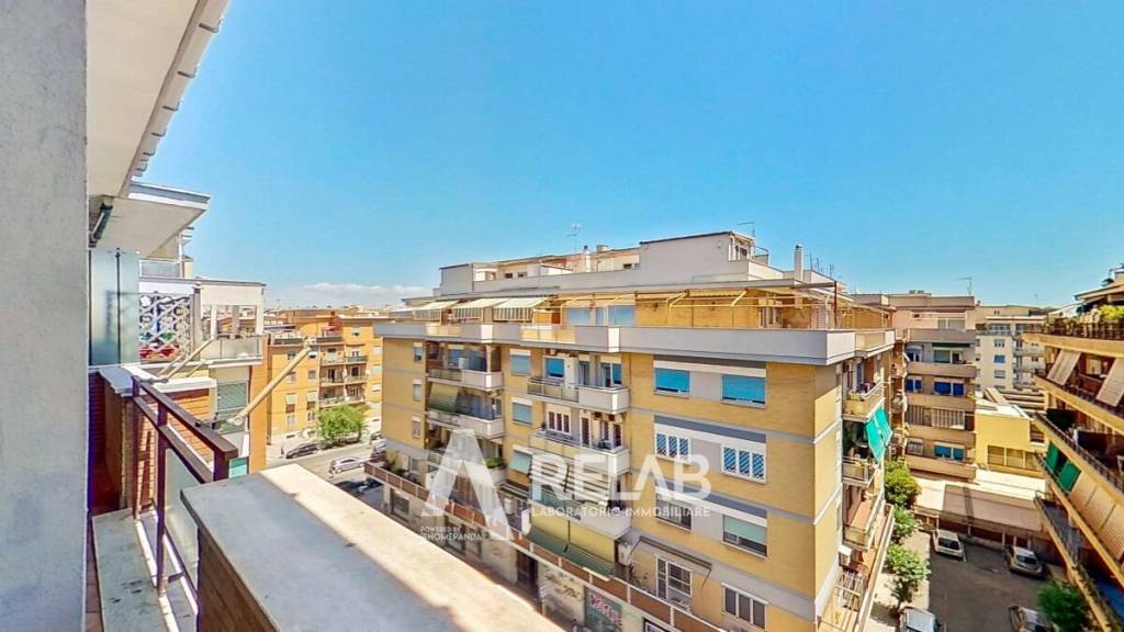 appartamento in vendita a Roma in zona Ostia