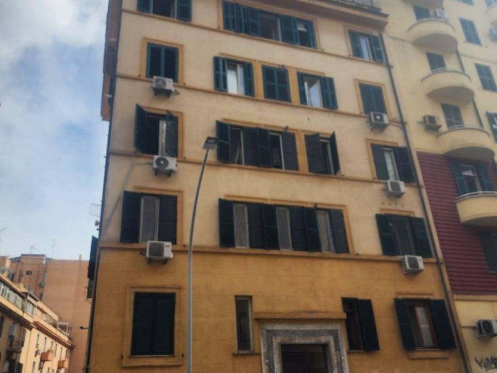 appartamento in vendita a Roma in zona Appio Latino