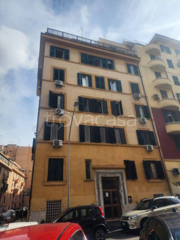 appartamento in vendita a Roma in zona Tuscolano