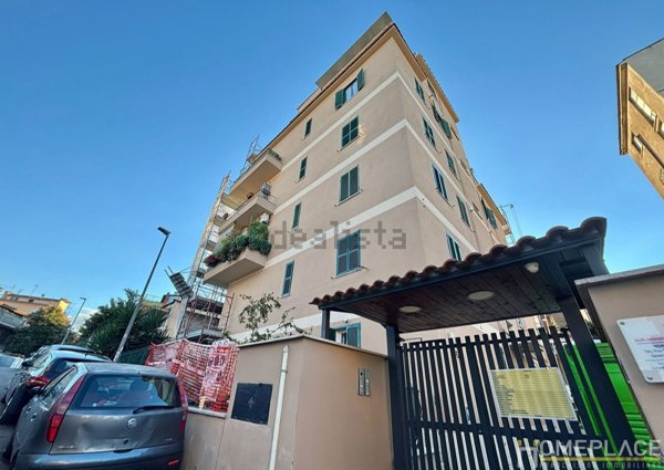 appartamento in vendita a Roma in zona Torre Maura