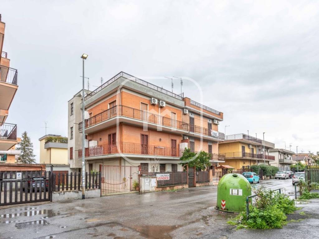 appartamento in vendita a Roma in zona Finocchio
