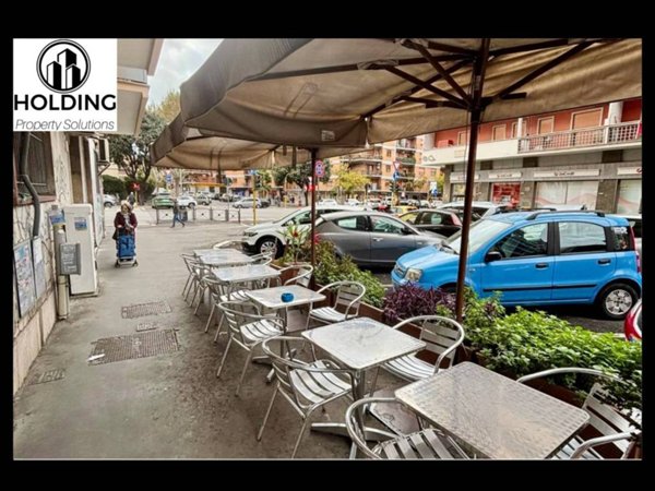 negozio in vendita a Roma in zona Cinecittà