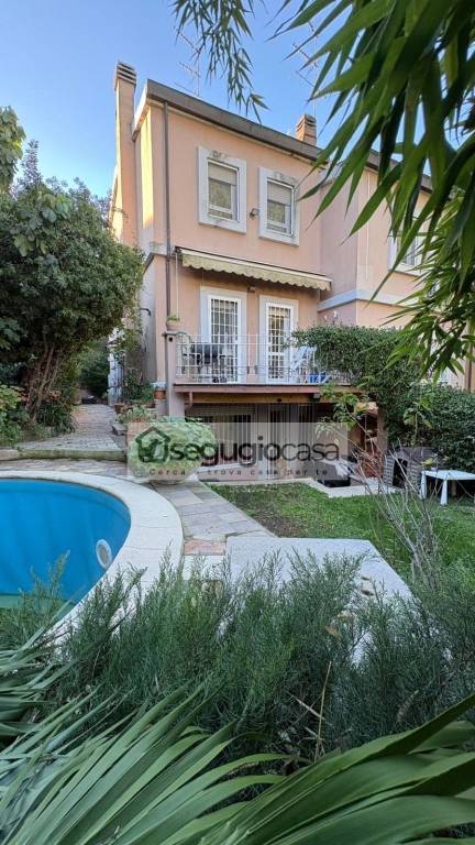 casa indipendente in vendita a Roma in zona Tor di Quinto