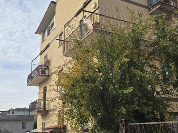 appartamento in vendita a Roma in zona Prima Porta