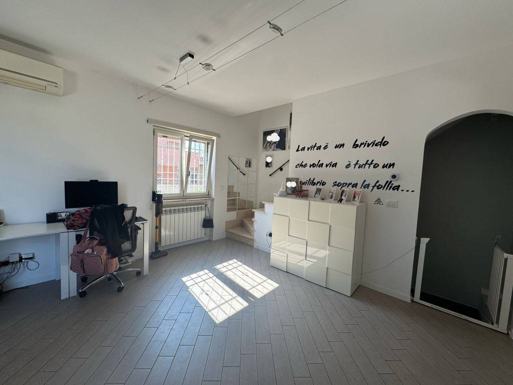 casa indipendente in vendita a Roma in zona Romanina