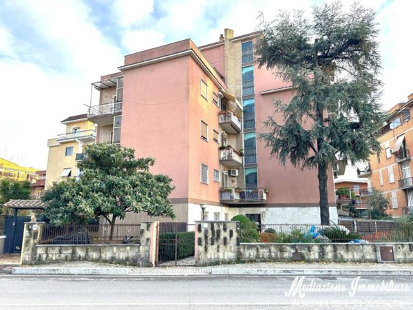 appartamento in vendita a Roma in zona Torre Maura