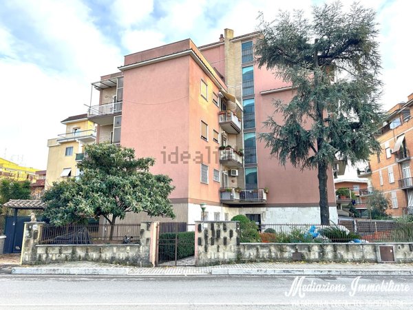 appartamento in vendita a Roma in zona Torre Maura