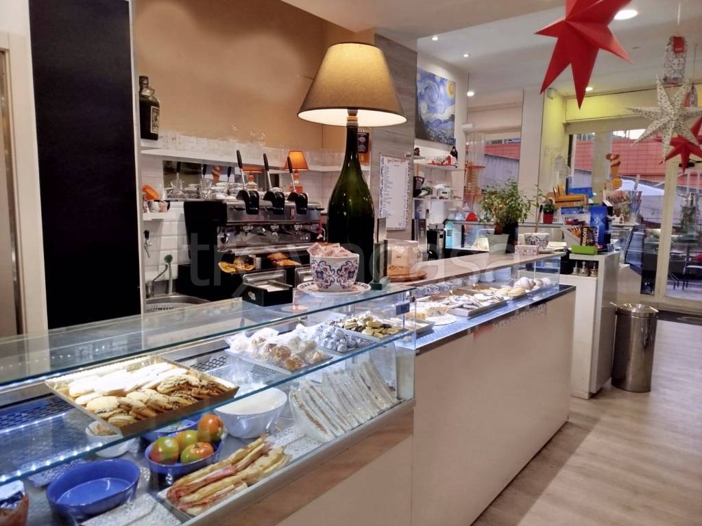 negozio in vendita a Roma in zona Collatino