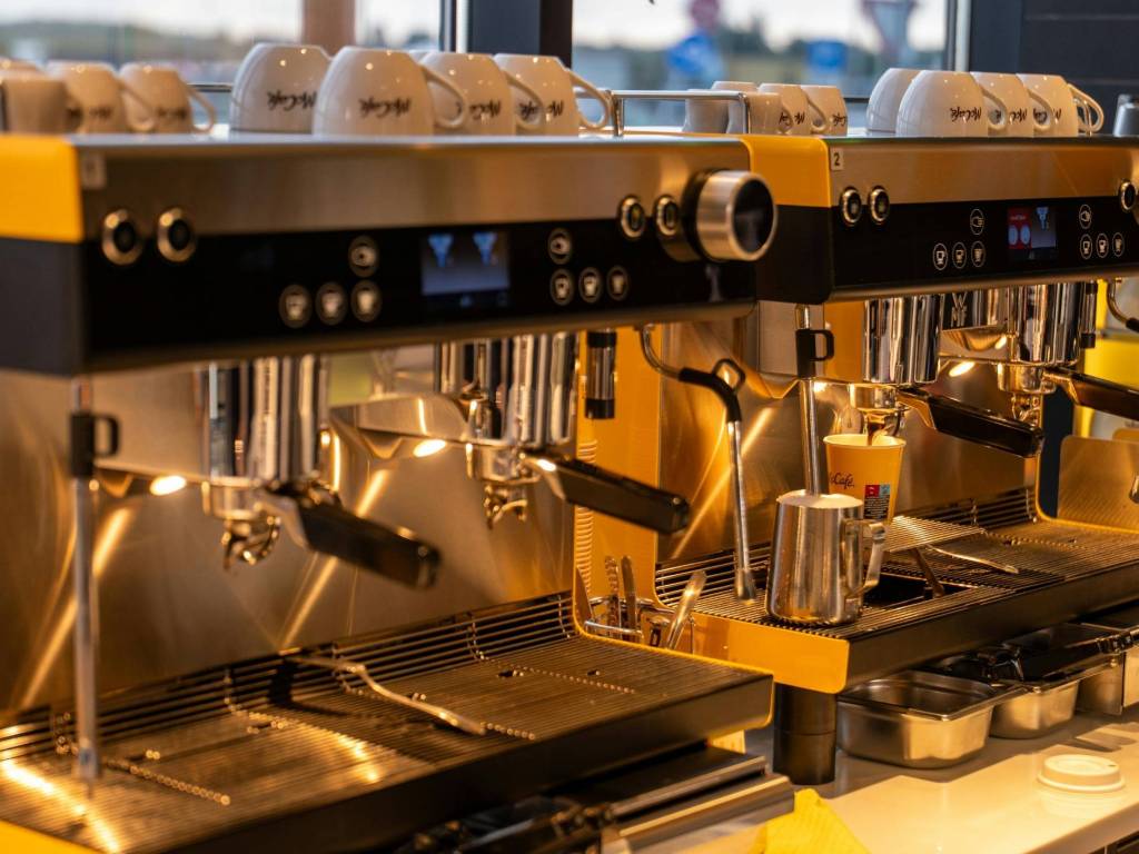 negozio in vendita a Roma in zona Salario