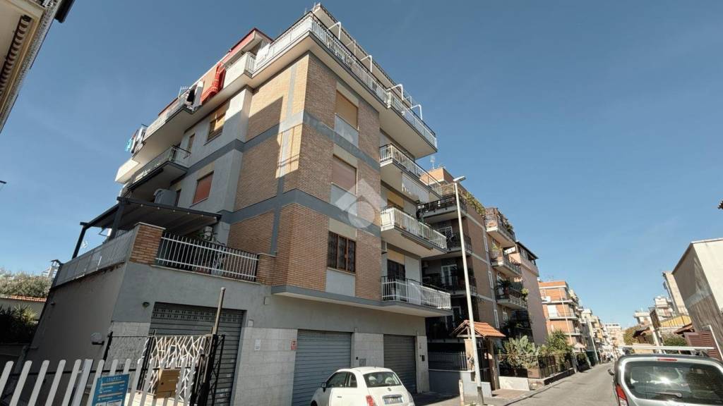 appartamento in vendita a Roma in zona Prenestino-Centocelle