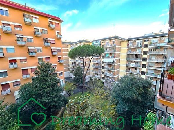 appartamento in vendita a Roma in zona Ardeatino